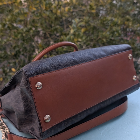 Michael Kors Brown and Tan Shoulder Bag - Picture 7 of 17